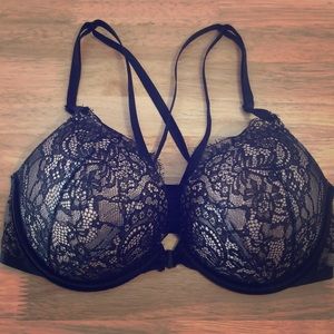 Victoria’s Secret bombshell bra